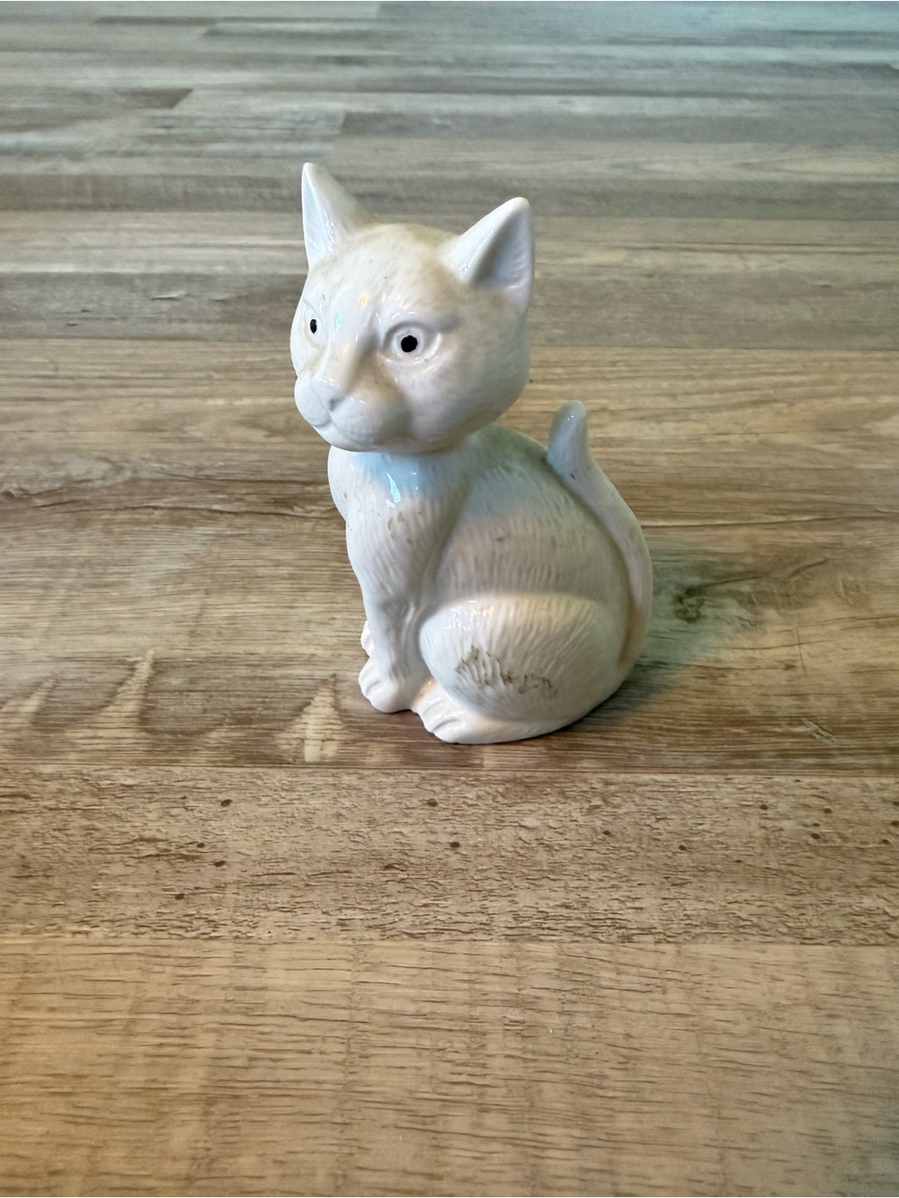 White Ceramic Cat Figurine for Small Pets Decor
